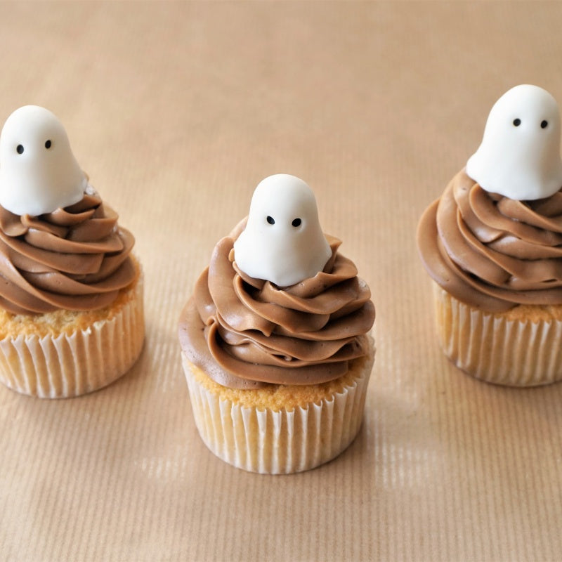 Fondant ghost cupcake toppers