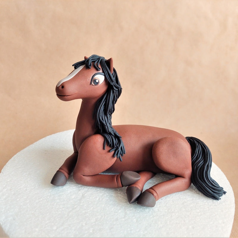 Fondant horse cake topper