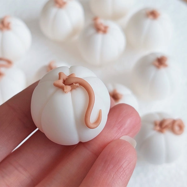 Fondant white pumpkin cupcake toppers