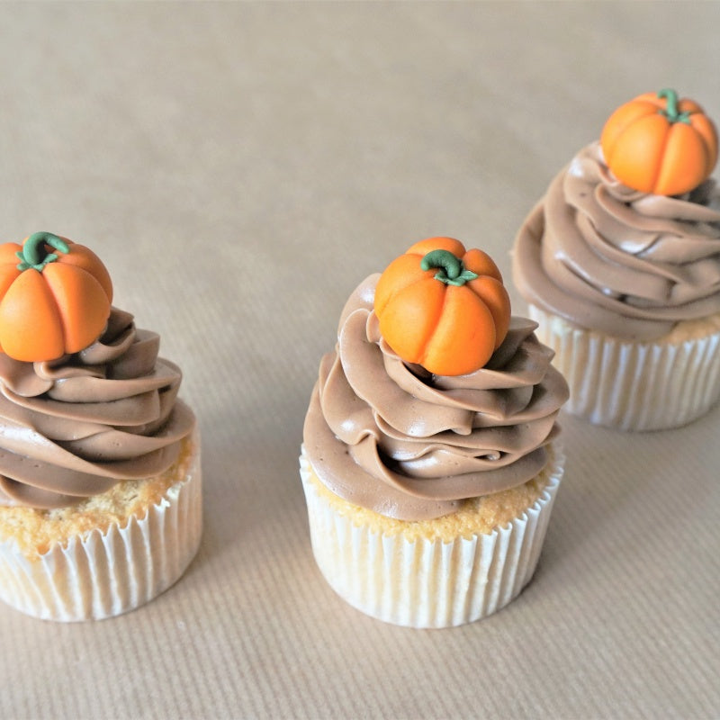 Fondant pumpkin cupcake toppers