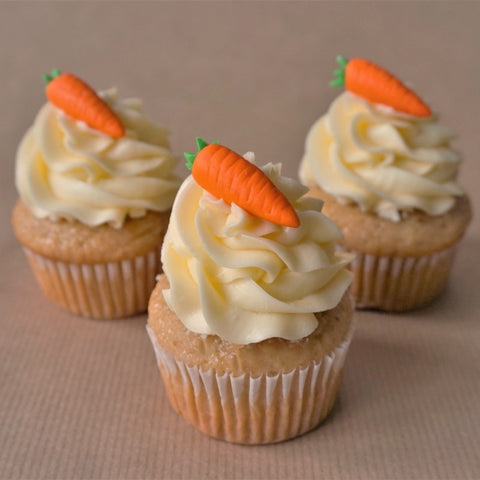 Fondant carrot cupcake toppers